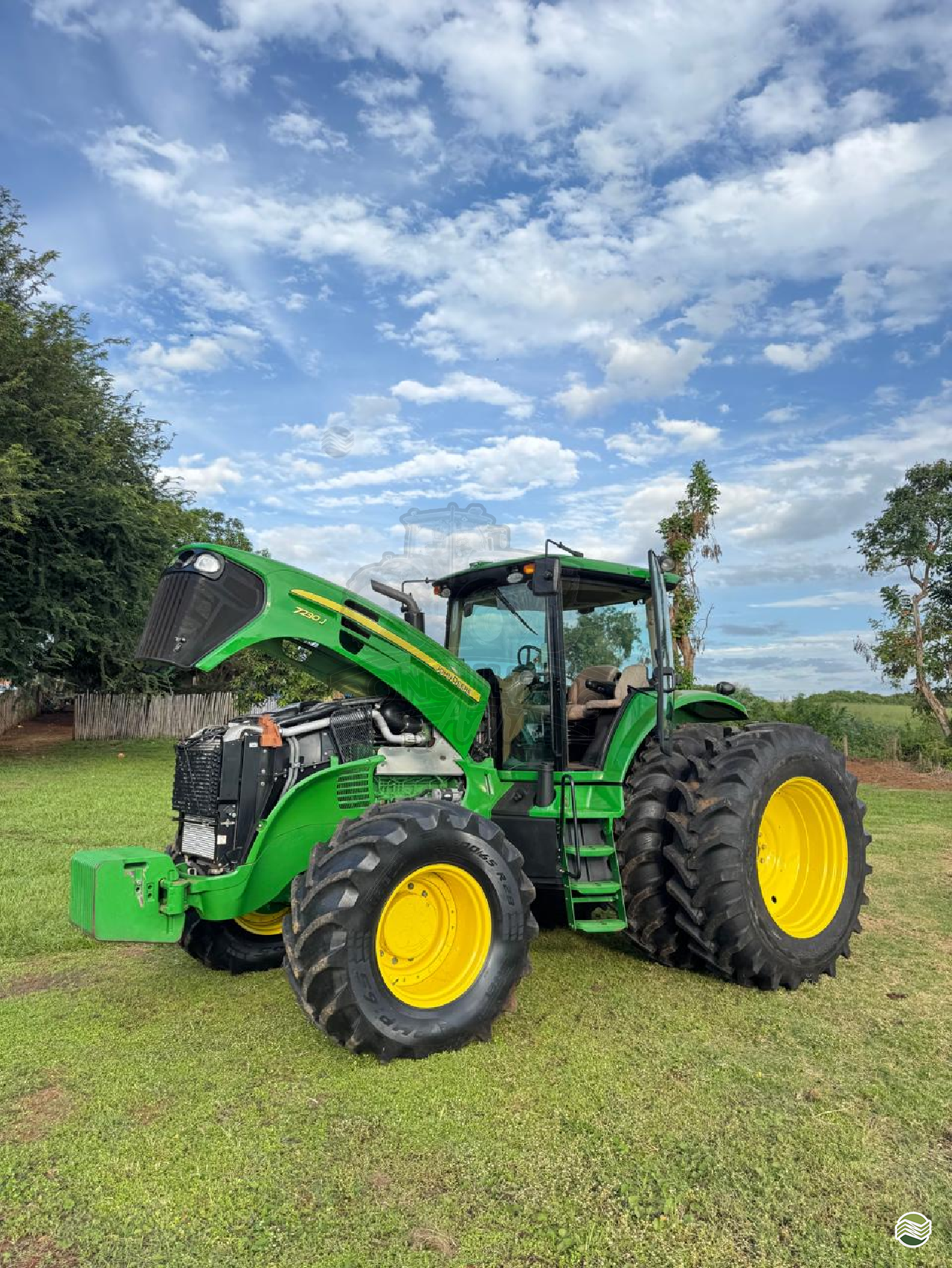 TRATOR JOHN DEERE JOHN DEERE 7230J Tração 4x4 Consulting Agro ITUVERAVA SÃO PAULO SP